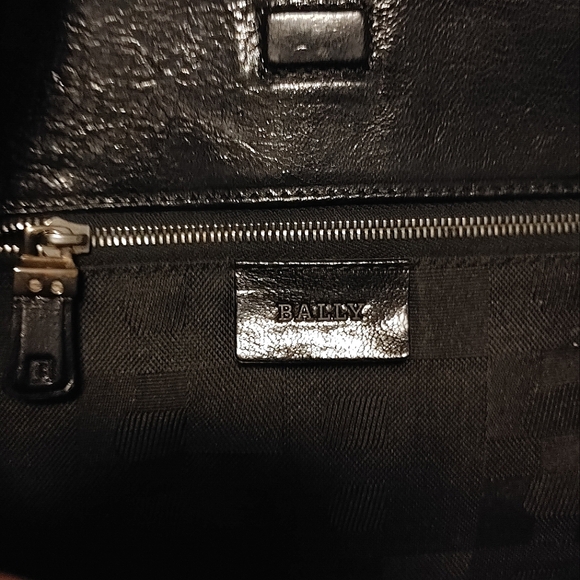 Vintage Bally Black Leather Silver Chain Shoulder Bag - Picture 5 of 13